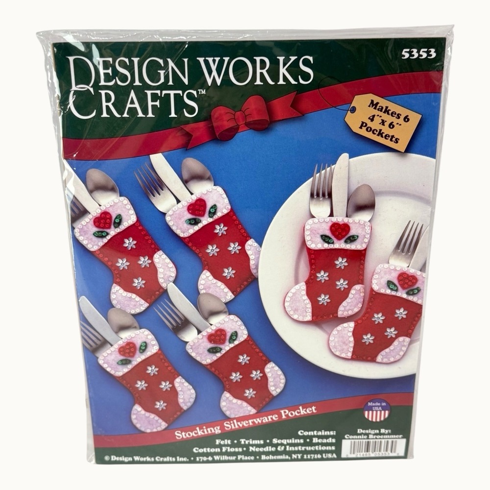 Design Works Crafts Stocking Kit Unisex OS Red New Felt Silverware Pocket 5353